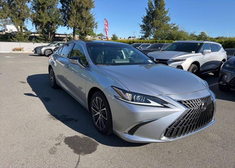 2025 Lexus ES 350