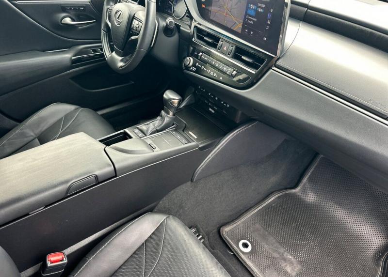 2022 Lexus ES