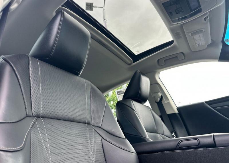 2022 Lexus ES