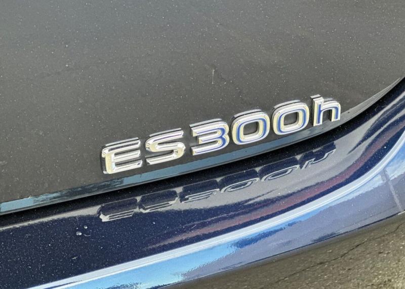 2022 Lexus ES
