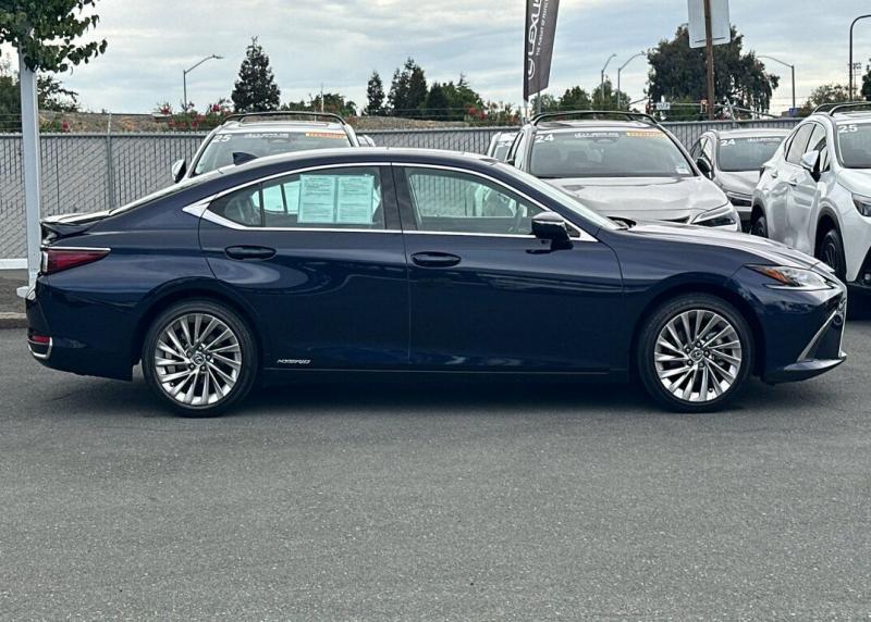2022 Lexus ES