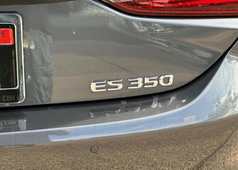 2024 Lexus ES