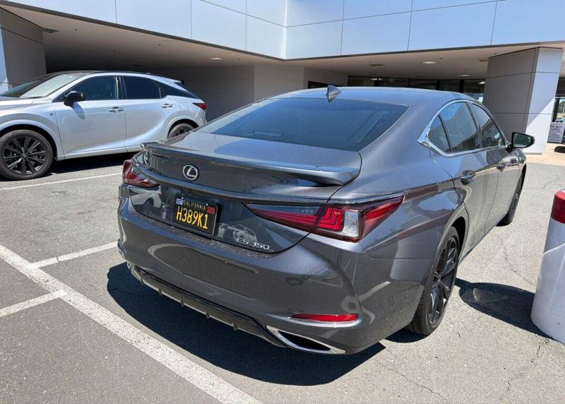 2024 Lexus ES