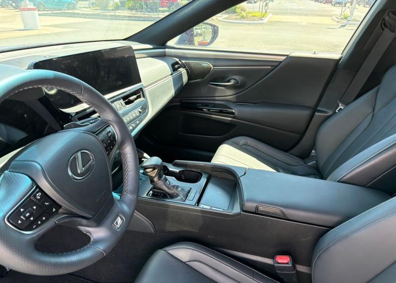 2024 Lexus ES