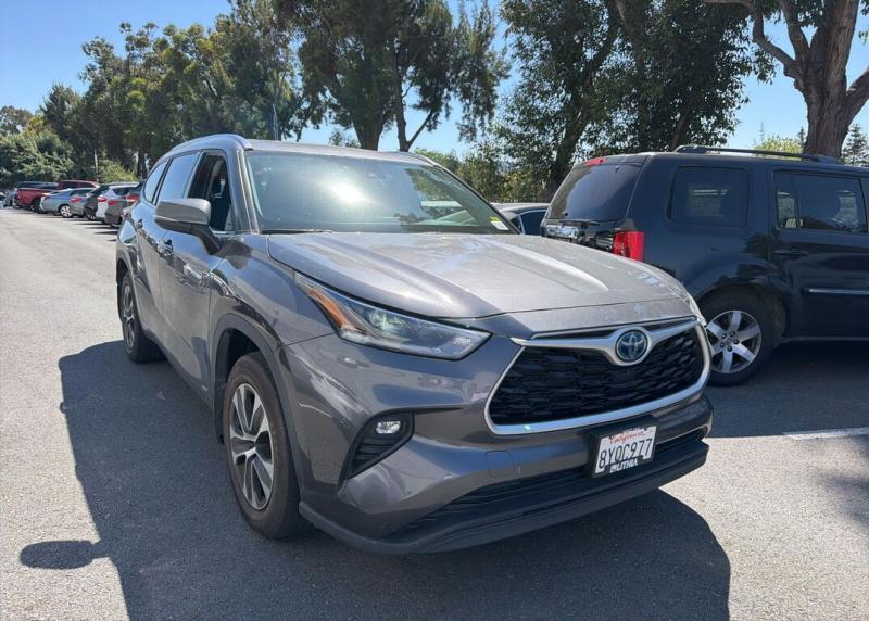 2021 Toyota Highlander Hybrid XLE