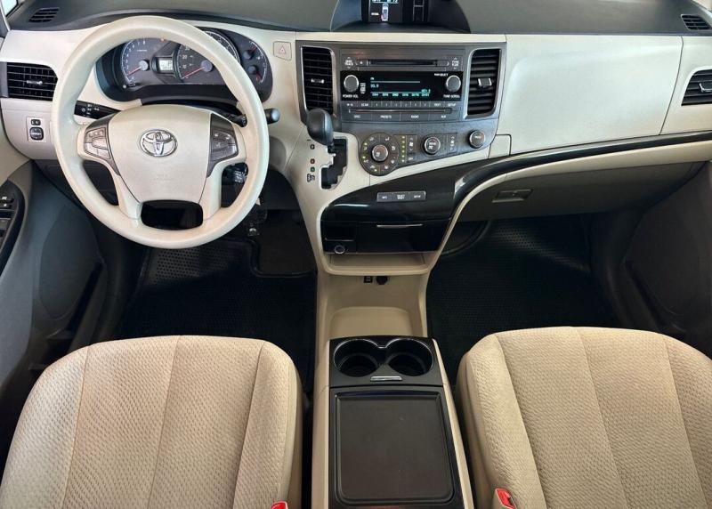 2012 Toyota Sienna