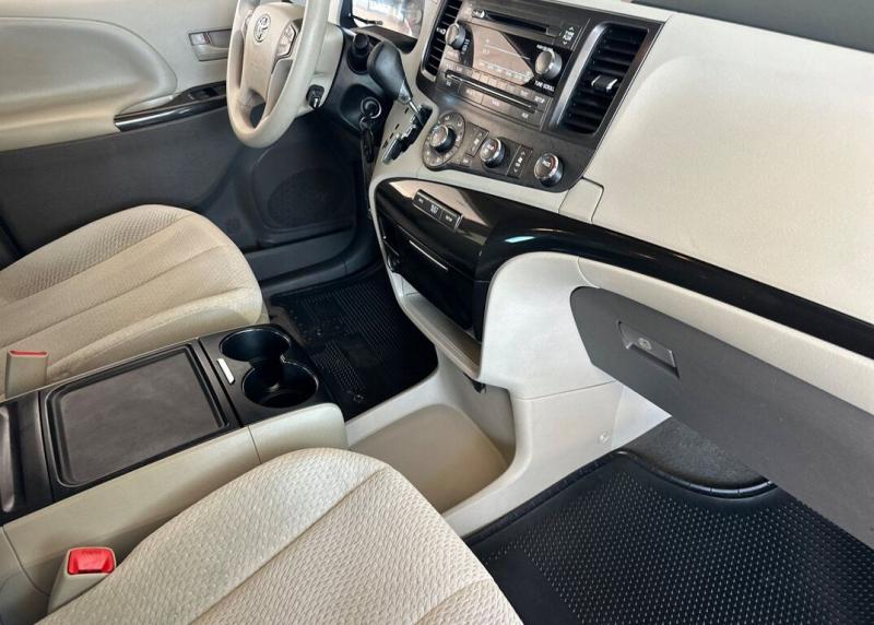 2012 Toyota Sienna