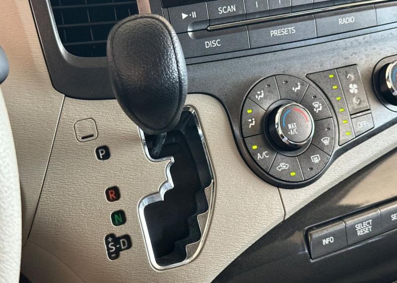 2012 Toyota Sienna