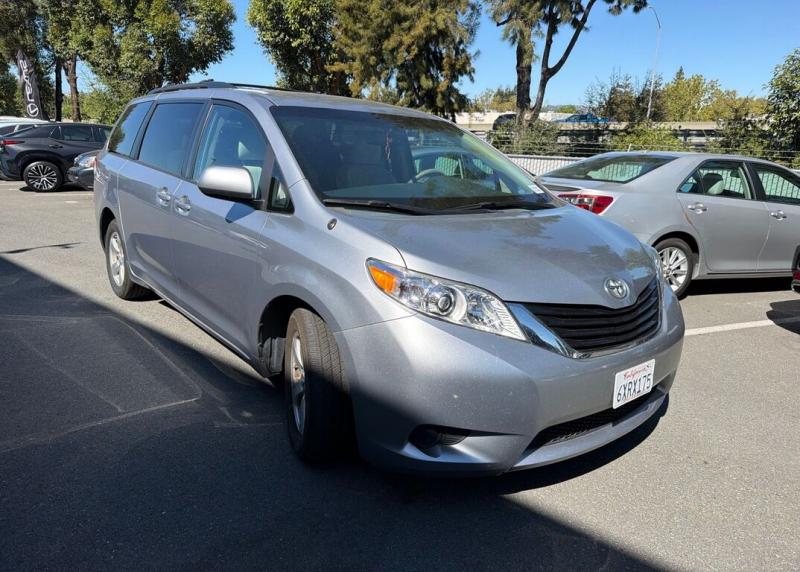 2012 Toyota Sienna