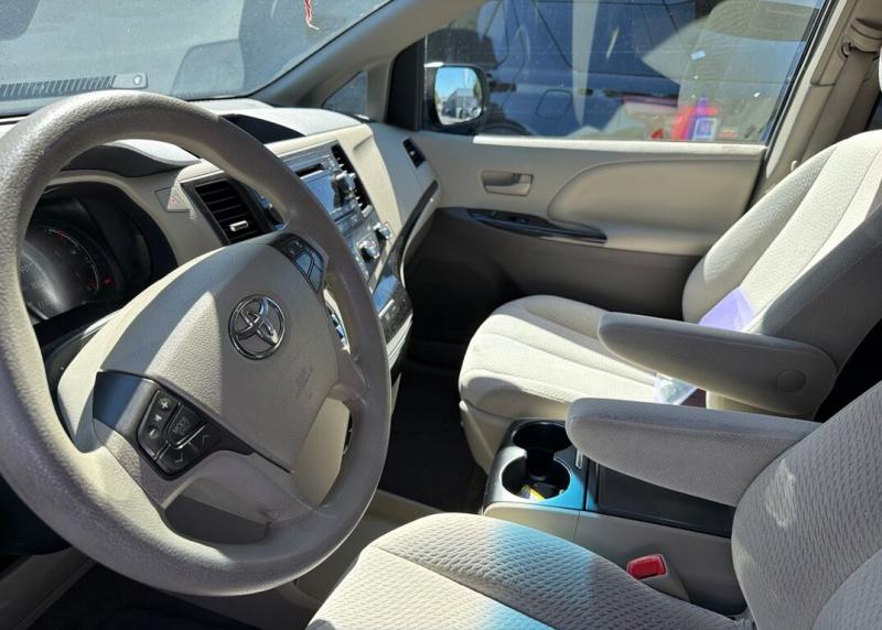 2012 Toyota Sienna