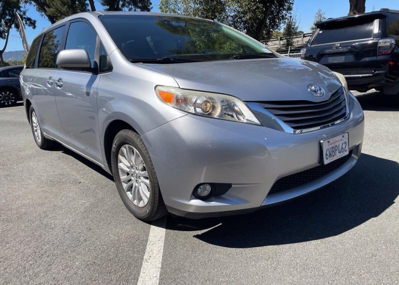 2012 Toyota Sienna