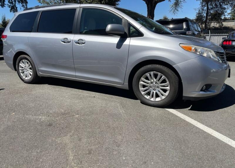 2012 Toyota Sienna