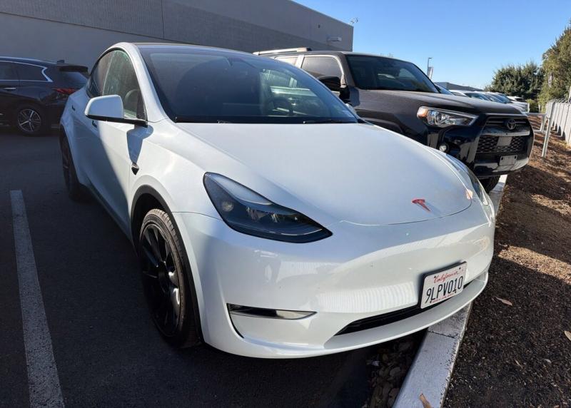 2024 Tesla Model Y Long Range