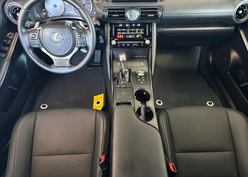 2025 Lexus IS