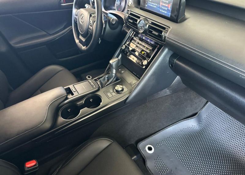 2025 Lexus IS
