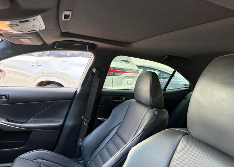 2016 Lexus IS