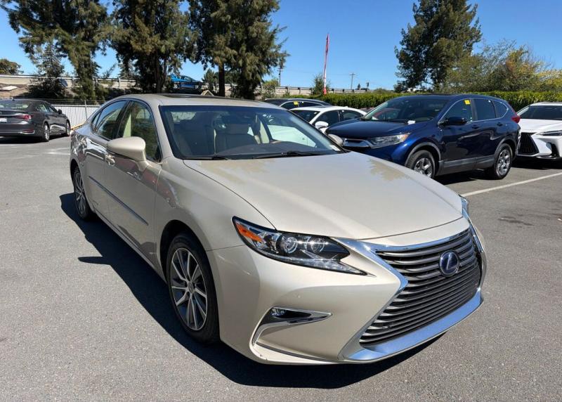2017 Lexus ES 300h