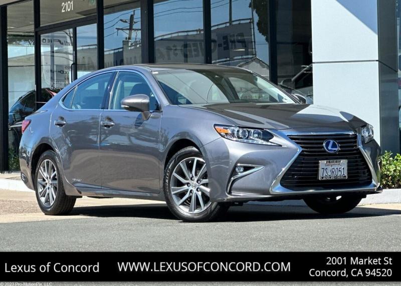 2016 Lexus ES 300h