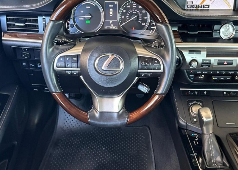 2016 Lexus ES