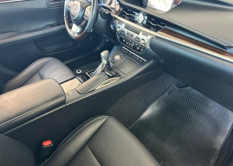 2016 Lexus ES
