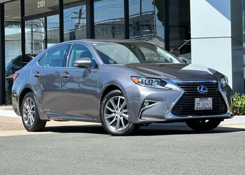 2016 Lexus ES