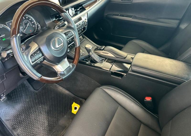 2016 Lexus ES