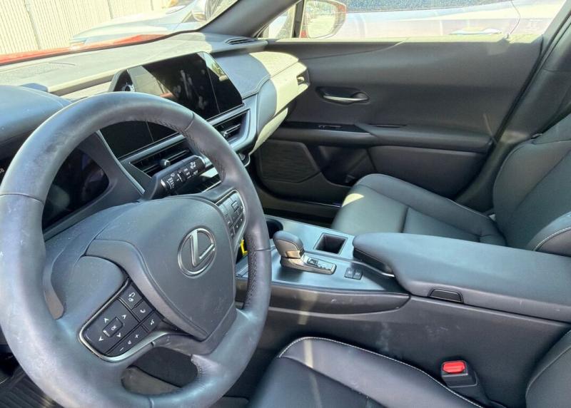 2025 Lexus UX