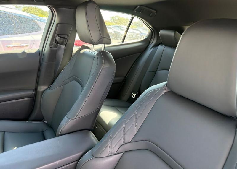 2025 Lexus UX