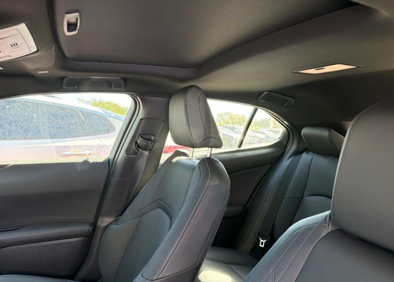 2025 Lexus UX