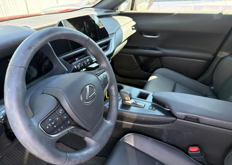 2025 Lexus UX