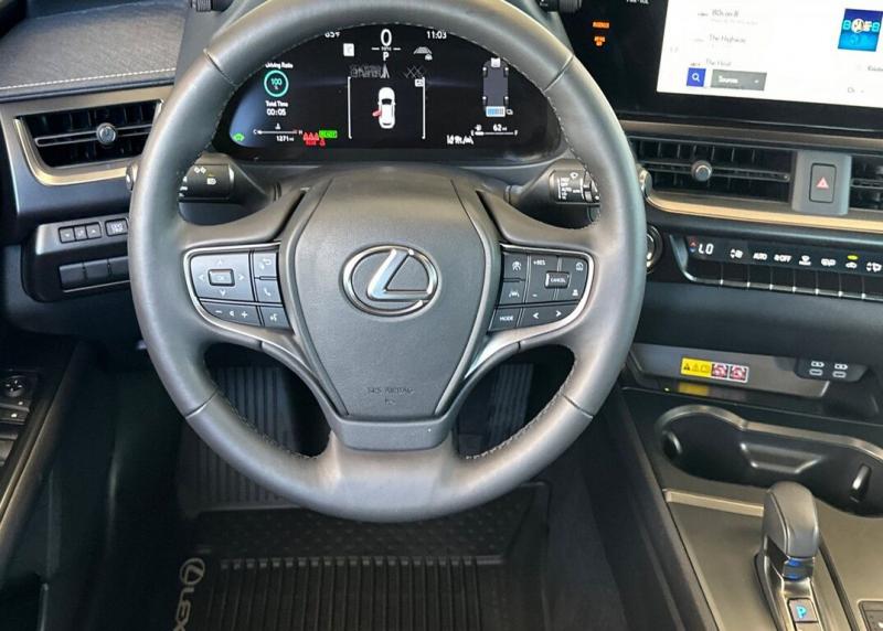 2025 Lexus UX