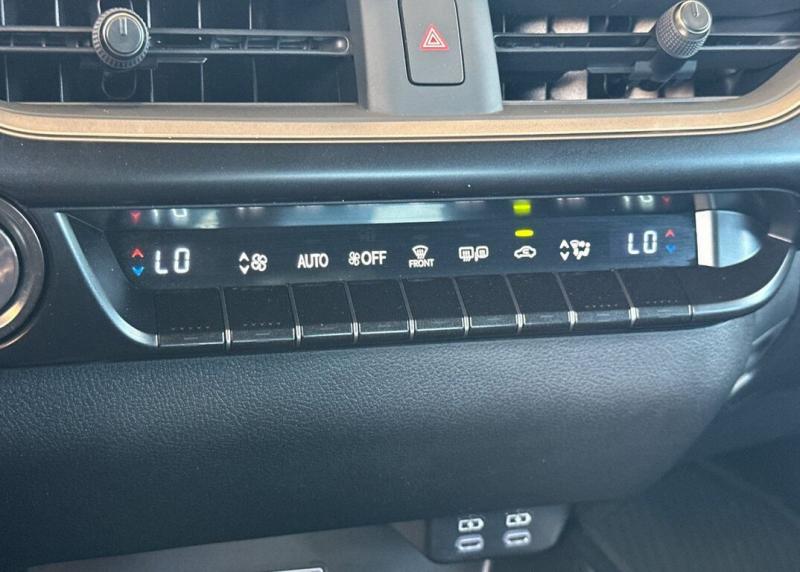 2025 Lexus UX