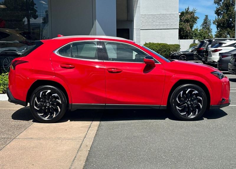 2025 Lexus UX