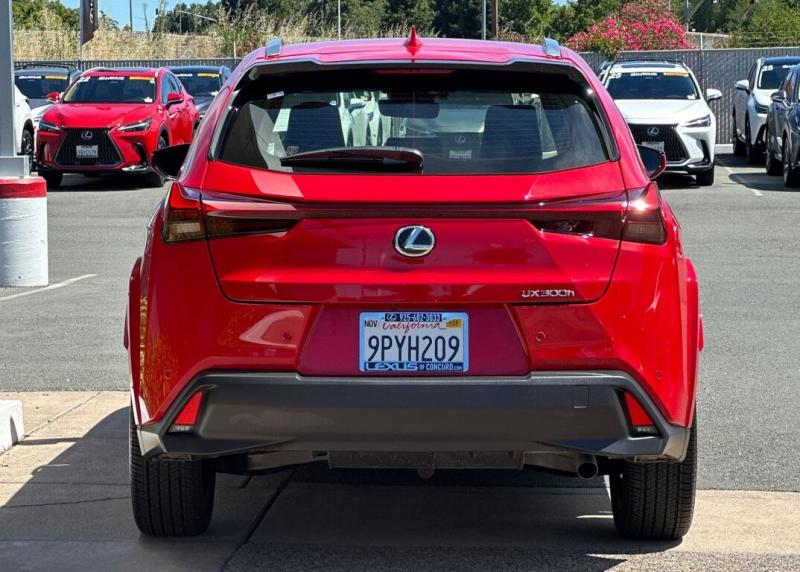 2025 Lexus UX