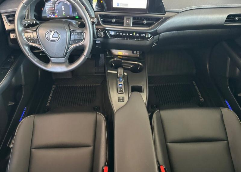 2025 Lexus UX