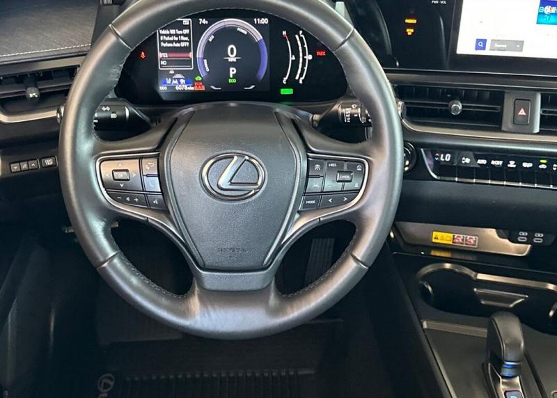 2025 Lexus UX