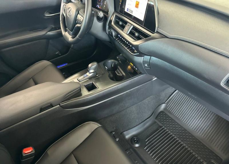 2025 Lexus UX