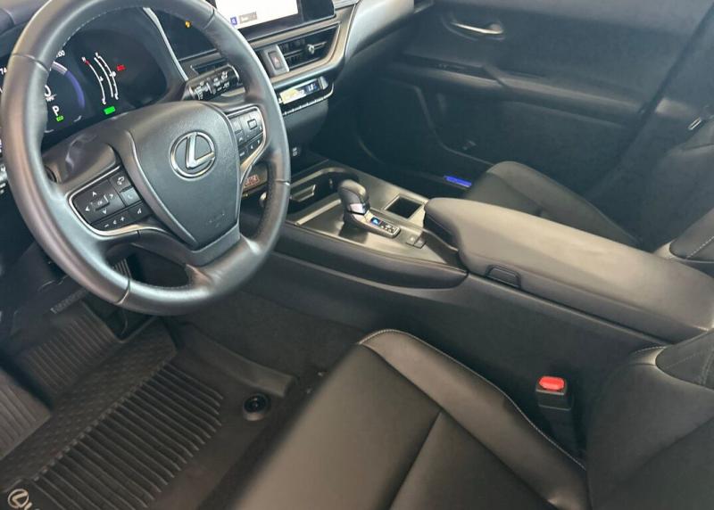 2025 Lexus UX