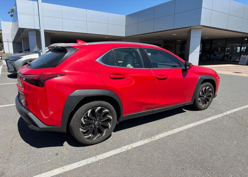 2025 Lexus UX