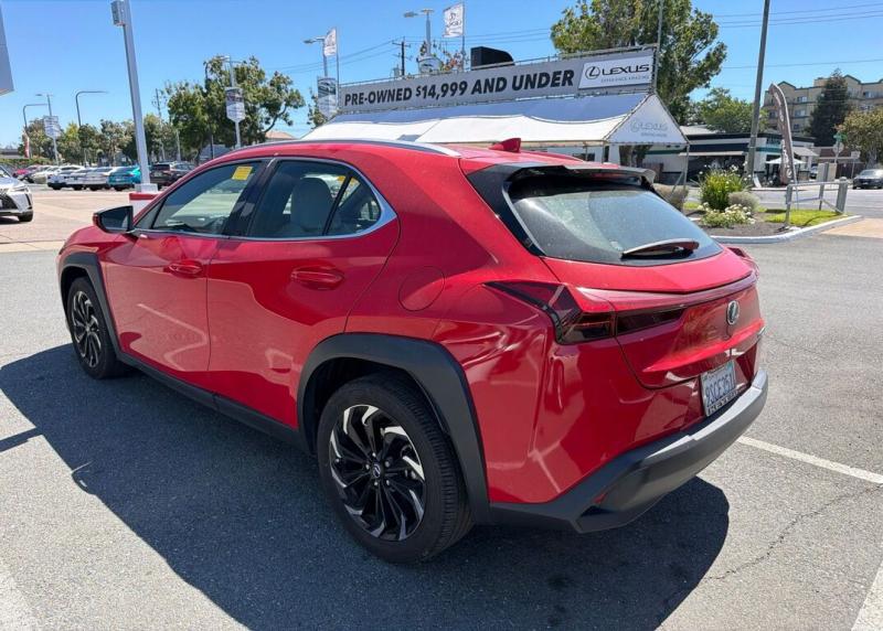 2025 Lexus UX