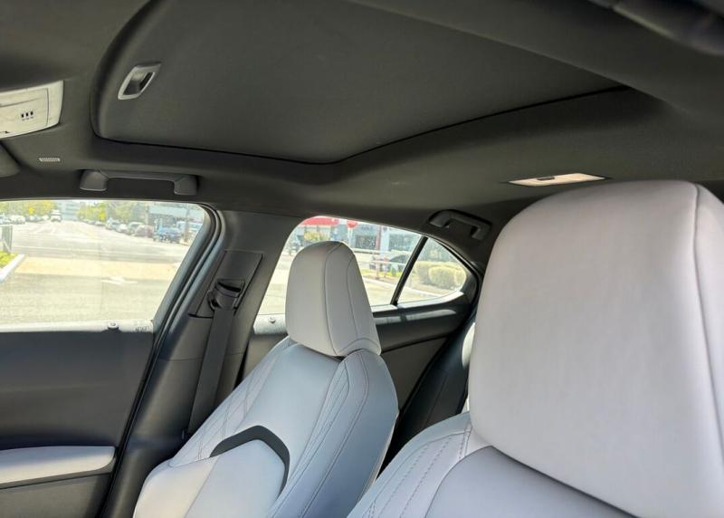 2025 Lexus UX