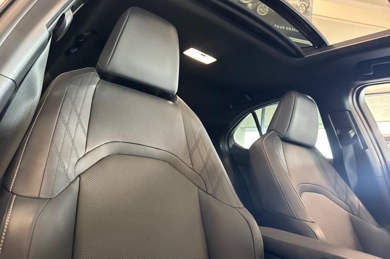 2025 Lexus UX