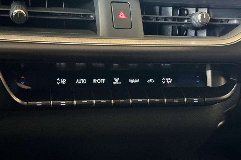 2025 Lexus UX