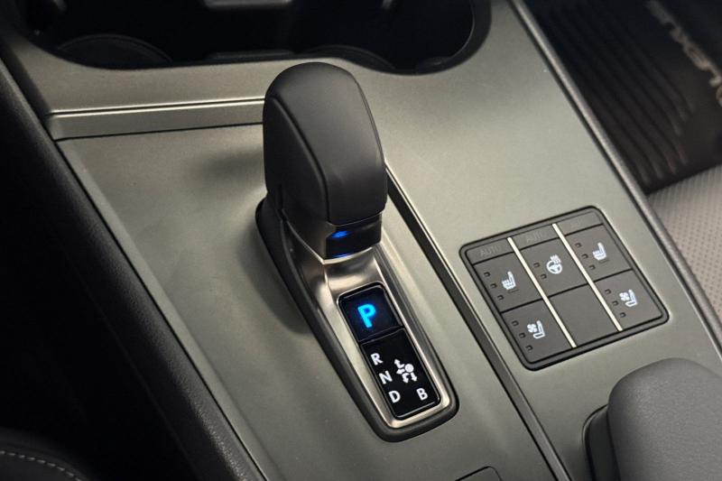 2025 Lexus UX