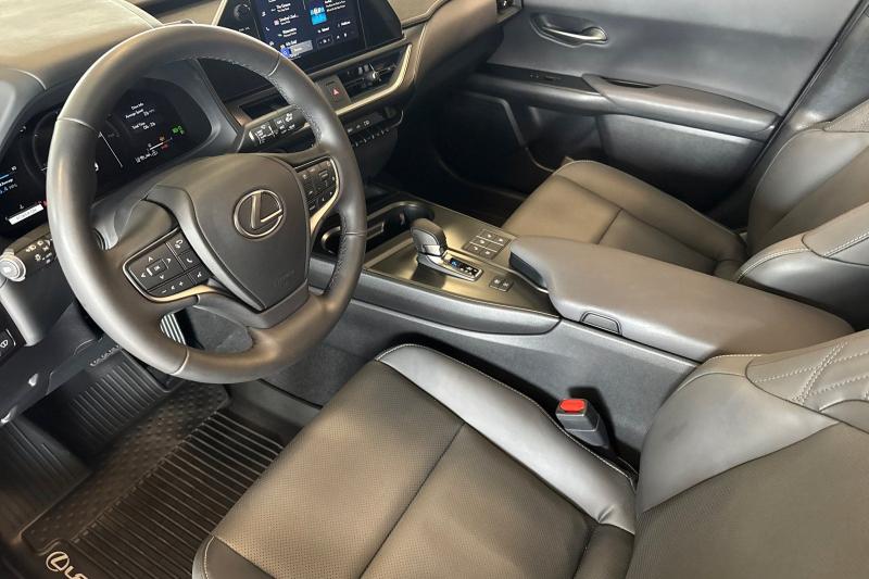 2025 Lexus UX