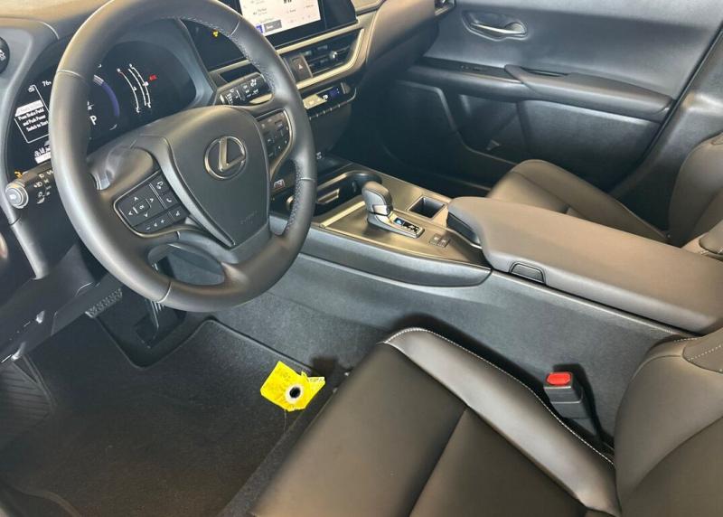 2025 Lexus UX