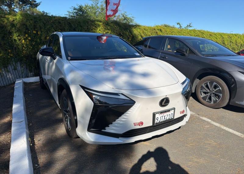 2023 Lexus RZ 450e Premium