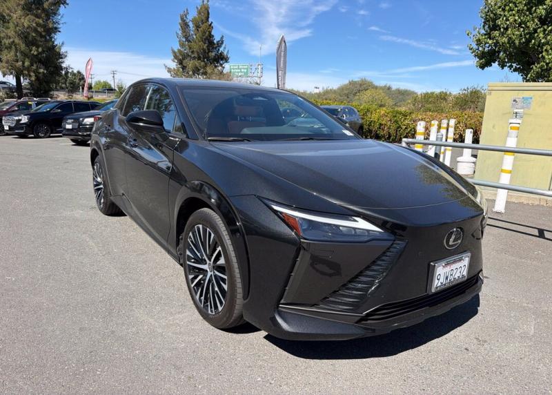2023 Lexus RZ 450e Luxury