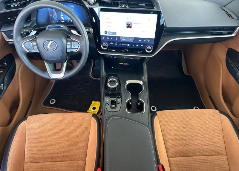 2025 Lexus RZ