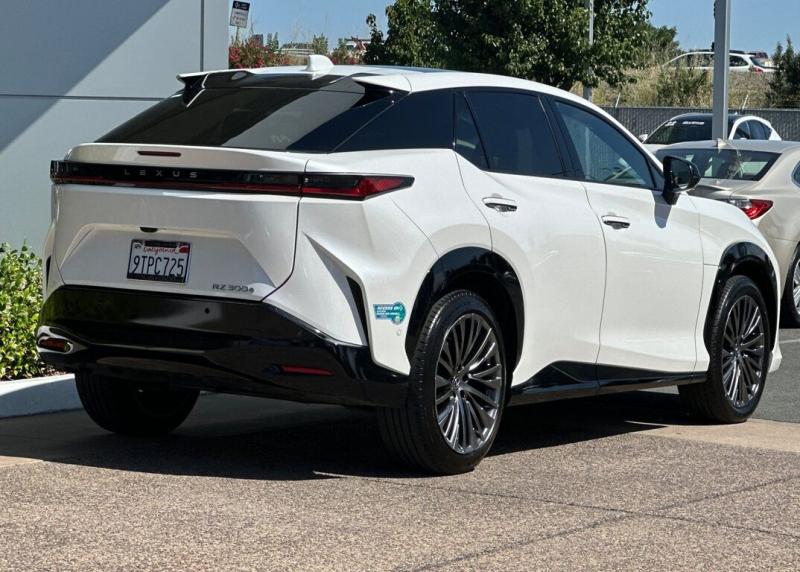 2025 Lexus RZ
